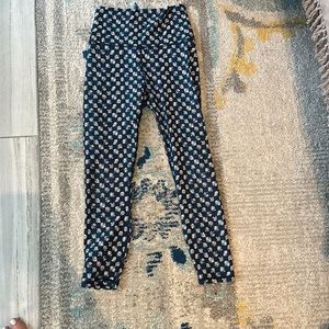 Pureluxe Fabletics 7/8 flower leggings
